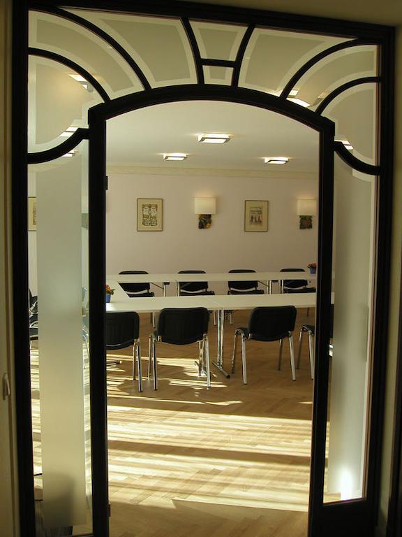 Hotel Cristal Nuremberg Bagian luar foto