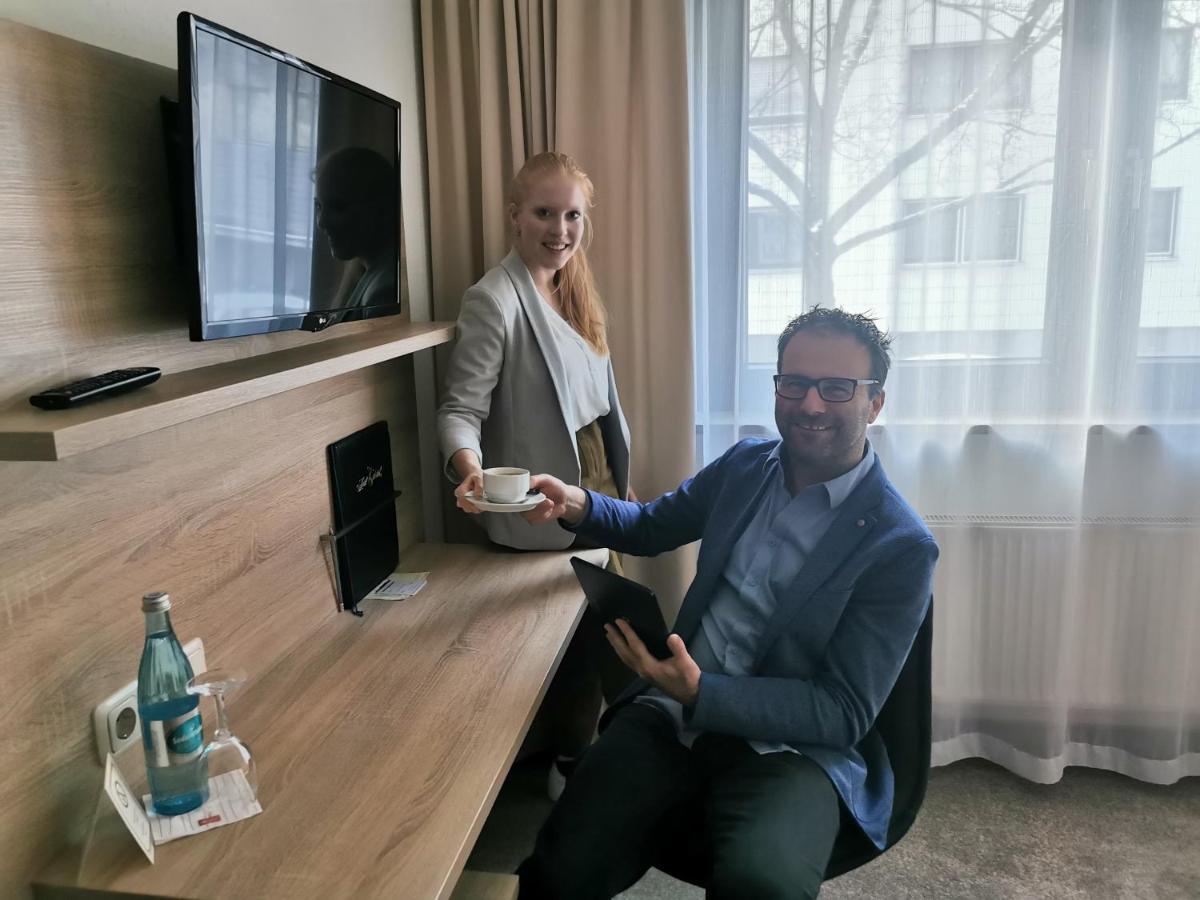 Hotel Cristal Nuremberg Bagian luar foto