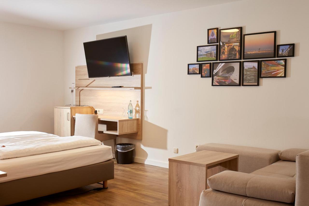 Hotel Cristal Nuremberg Bagian luar foto