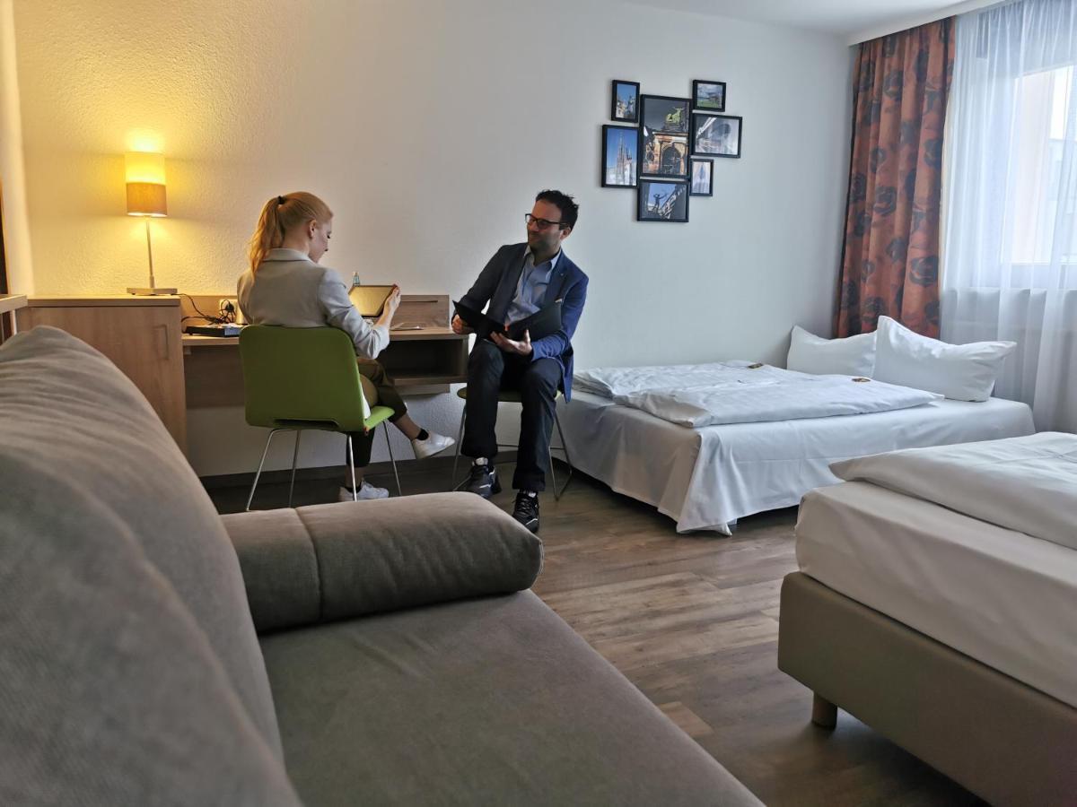 Hotel Cristal Nuremberg Bagian luar foto