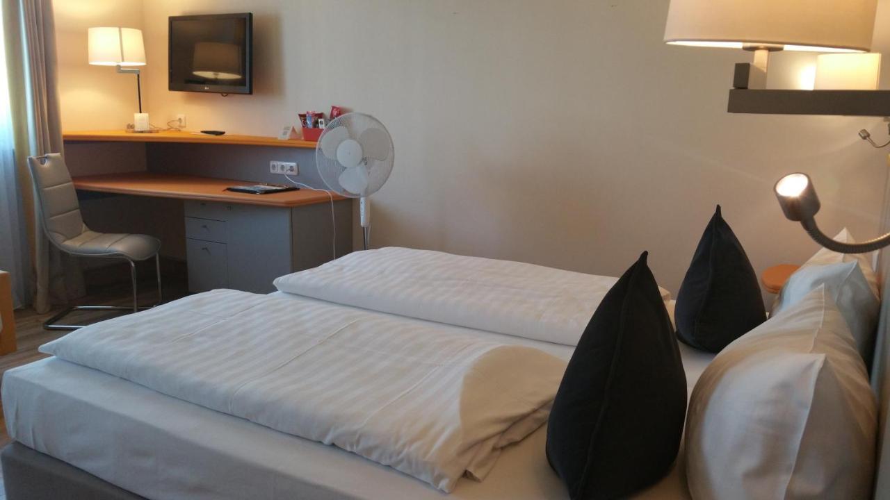Hotel Cristal Nuremberg Bagian luar foto