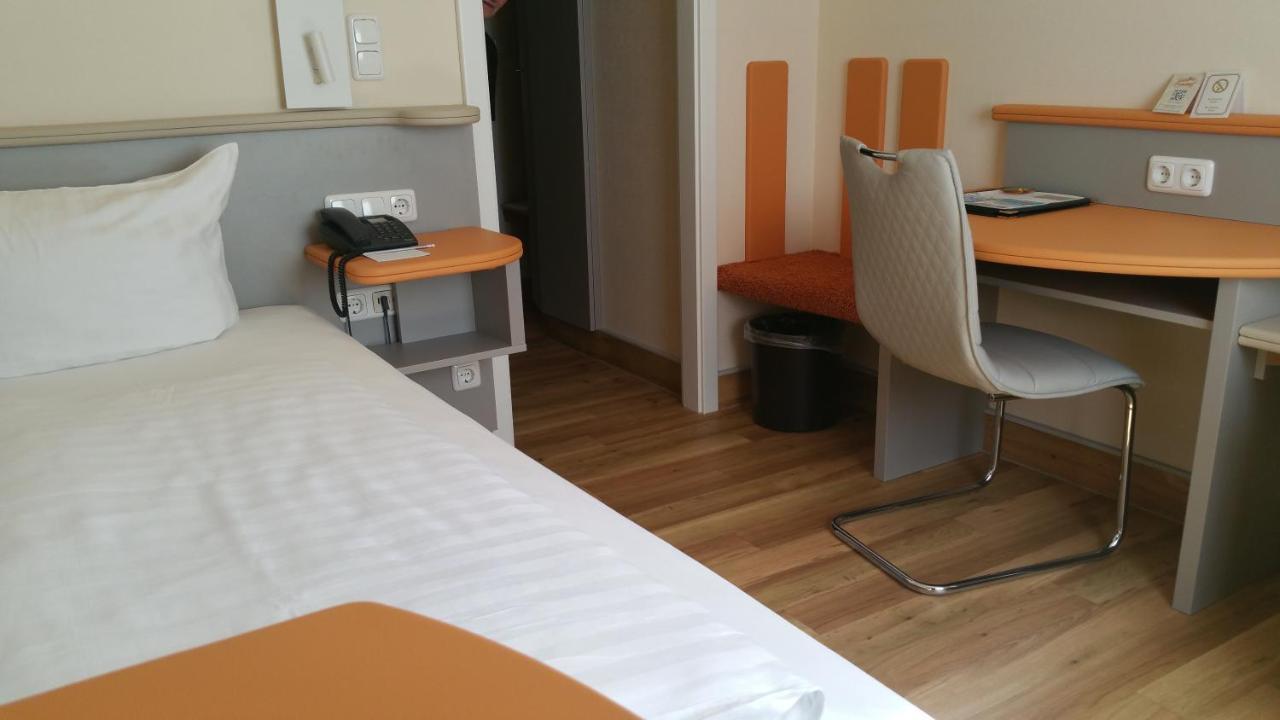Hotel Cristal Nuremberg Bagian luar foto