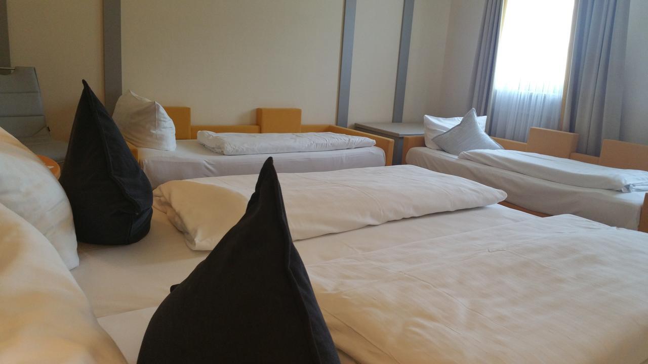 Hotel Cristal Nuremberg Bagian luar foto