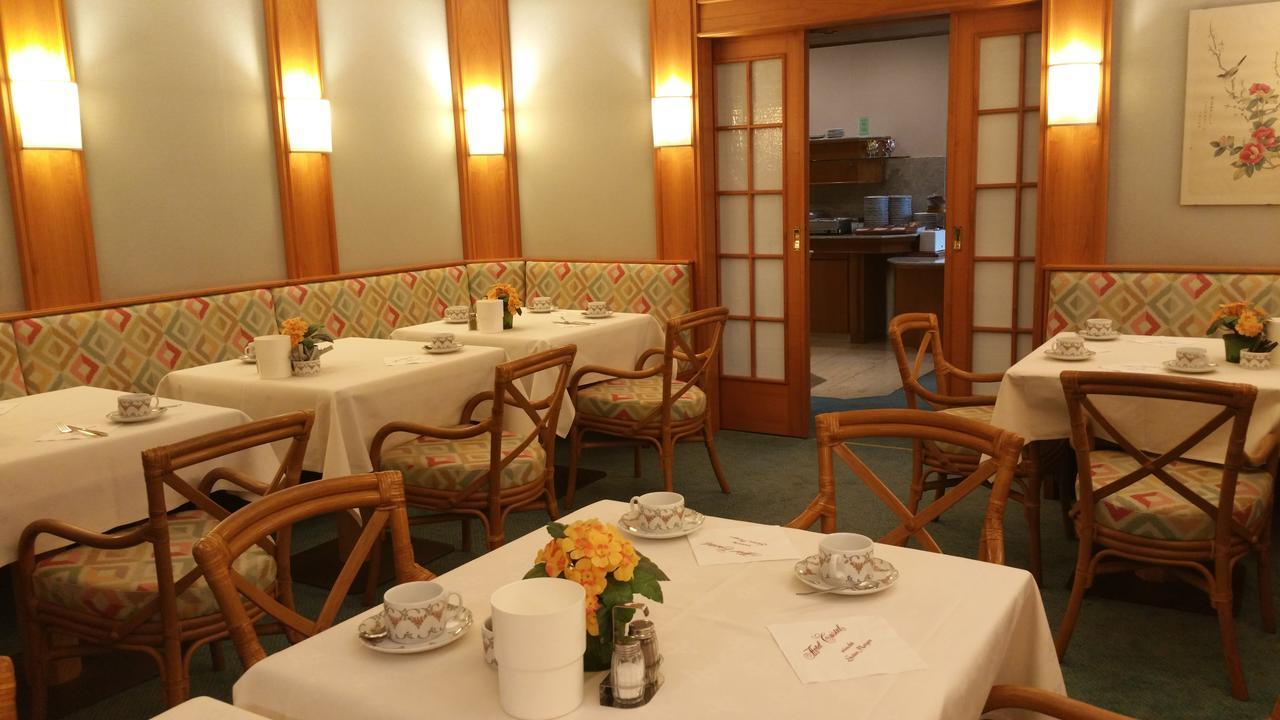 Hotel Cristal Nuremberg Bagian luar foto