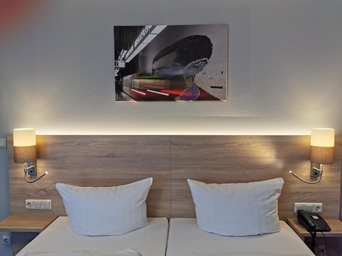 Hotel Cristal Nuremberg Bagian luar foto