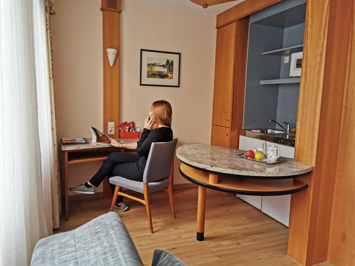 Hotel Cristal Nuremberg Bagian luar foto