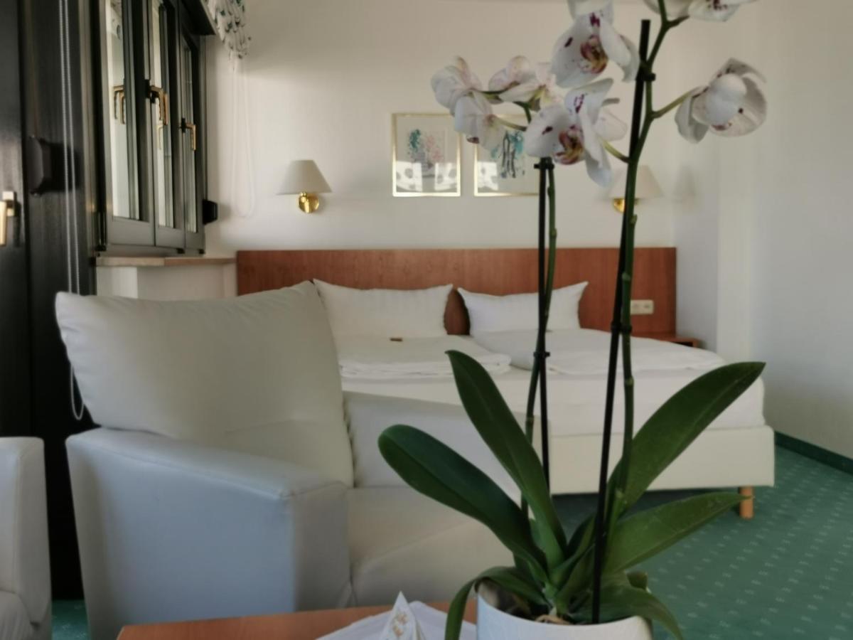 Hotel Cristal Nuremberg Bagian luar foto