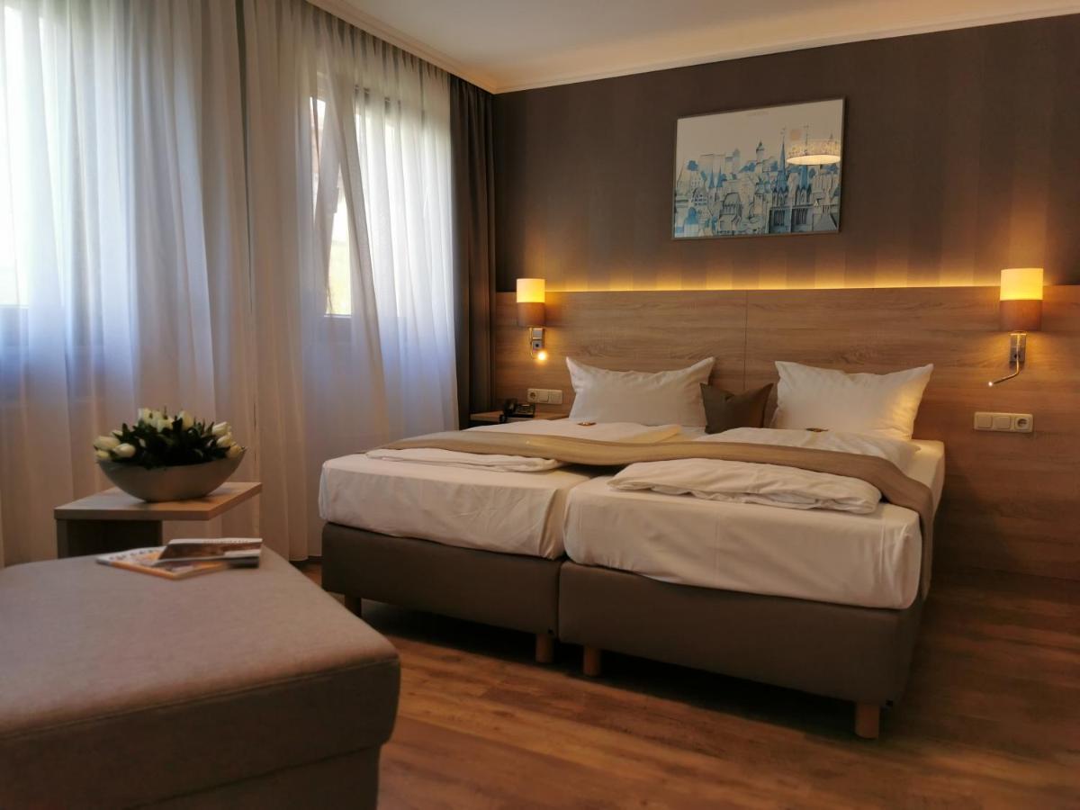Hotel Cristal Nuremberg Bagian luar foto